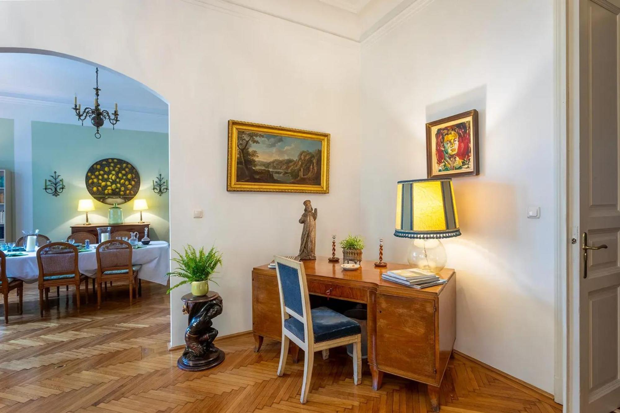 Spacious Apartment In Budapest City Centre With Fireplace ภายนอก รูปภาพ